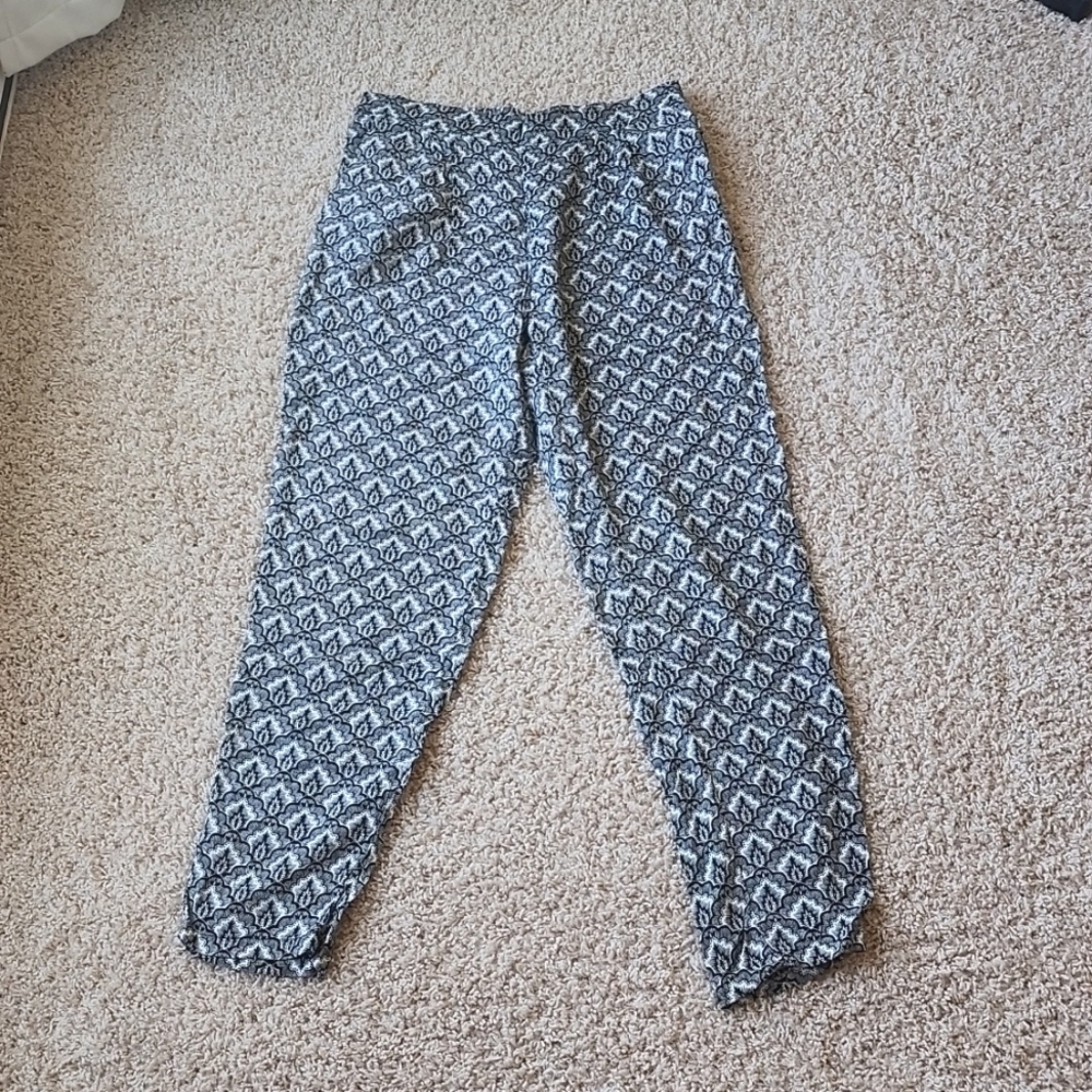 H&M viscose black and white pants size 4